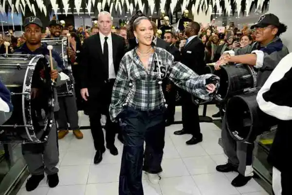 Singer Rihanna Gets A New Road Named After Her